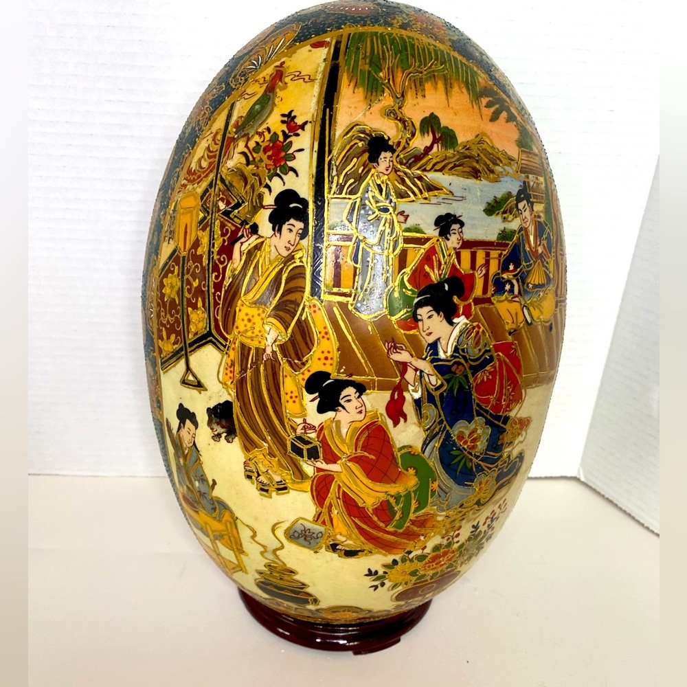 VTG Japanese Satsuma Large Porcelain Decorative Egg Hand Painted Moriage Gilding